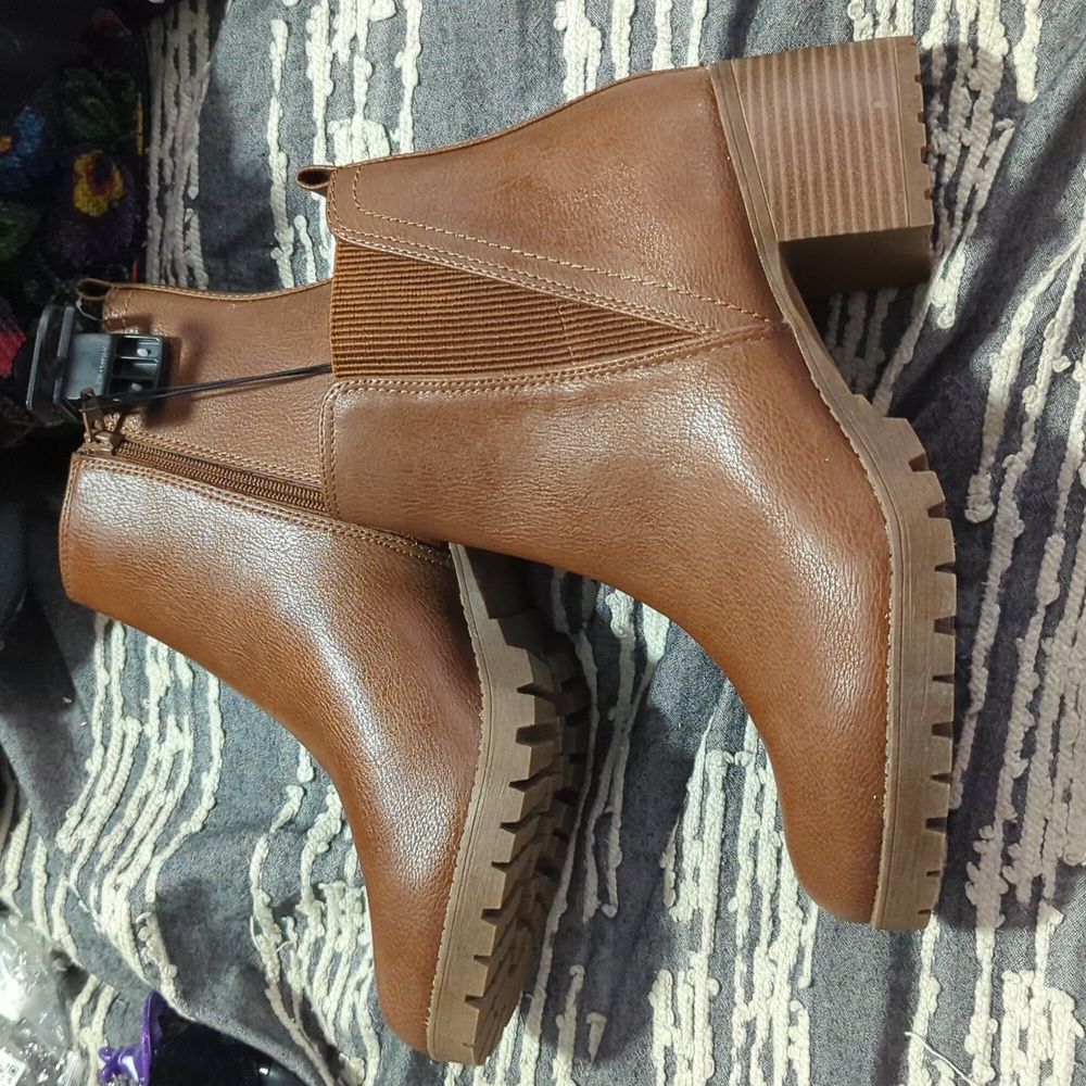 Time and Tru boots NWT size 11